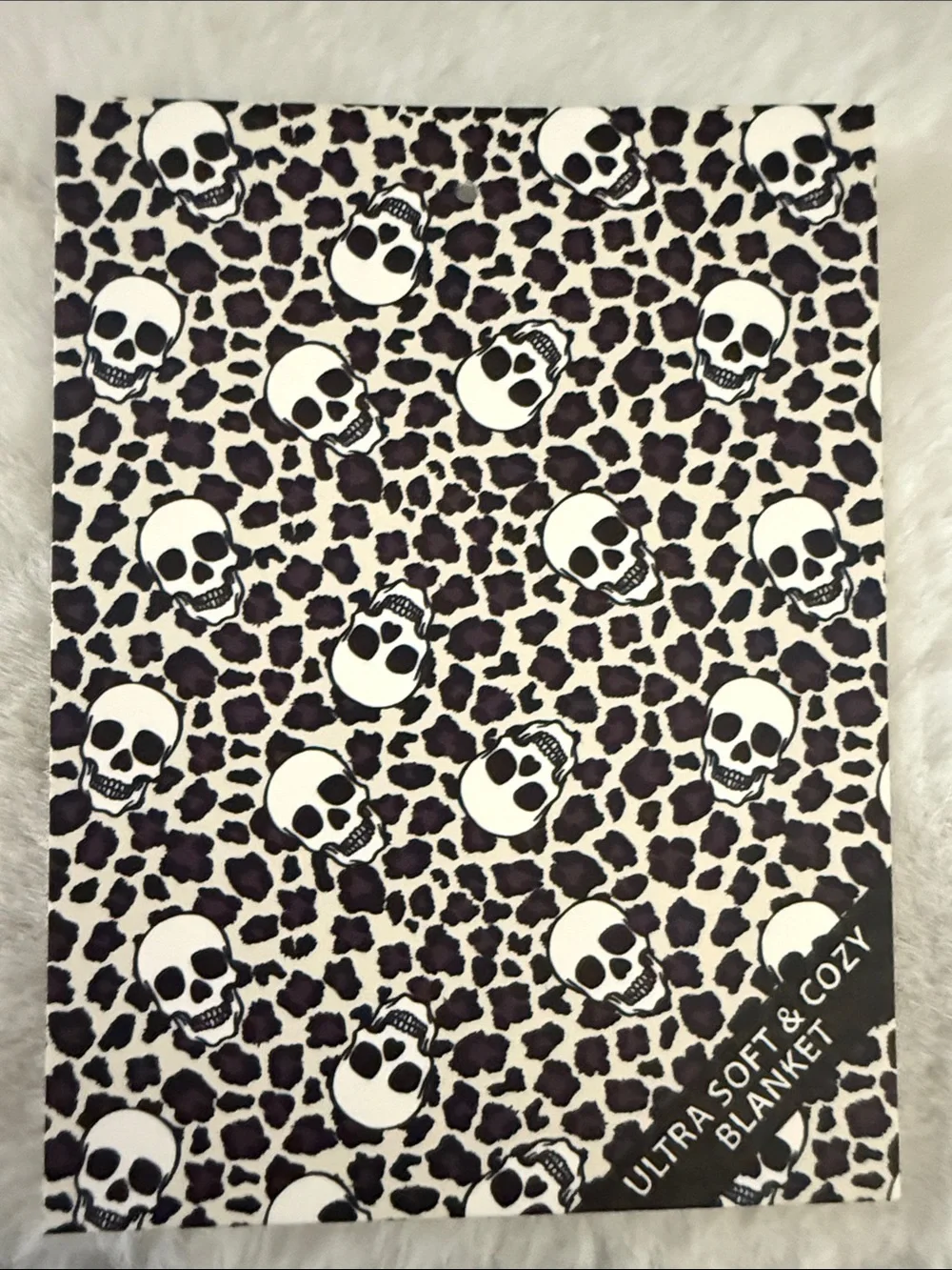 Queen Plush Skull & Leopard Print Blanket - White with Pink Accents